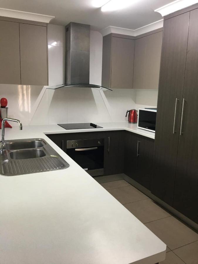 Bundys Best! Modern Luxury In The Heart Of Town 班达伯格 外观 照片