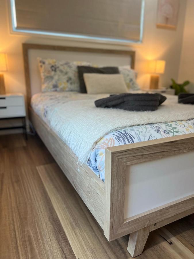 Bundys Best! Modern Luxury In The Heart Of Town 班达伯格 外观 照片