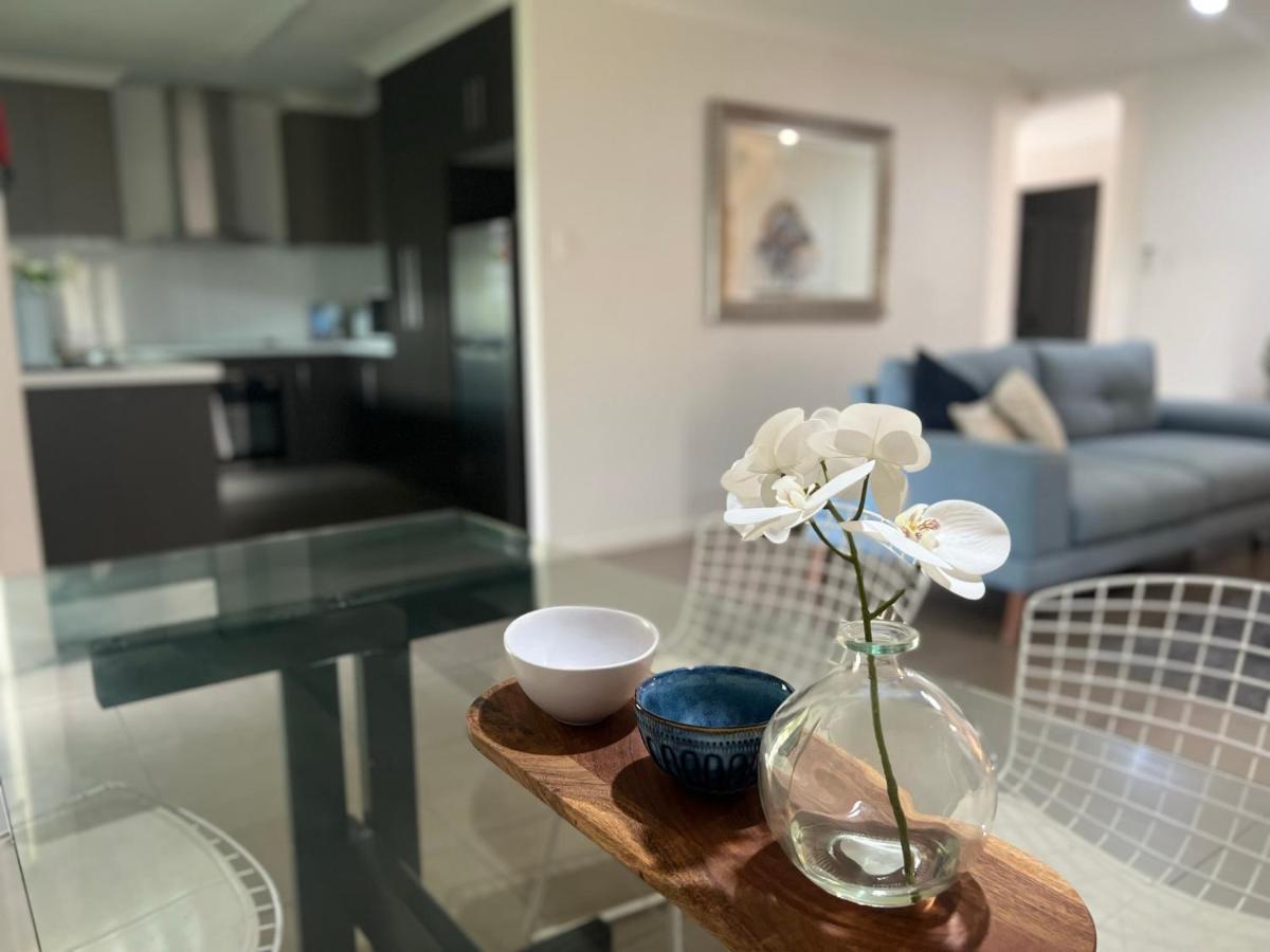 Bundys Best! Modern Luxury In The Heart Of Town 班达伯格 外观 照片